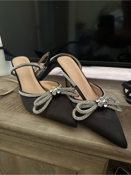 Shoes - Elegant Black Pointed Slingback Heels with Crystal Bow